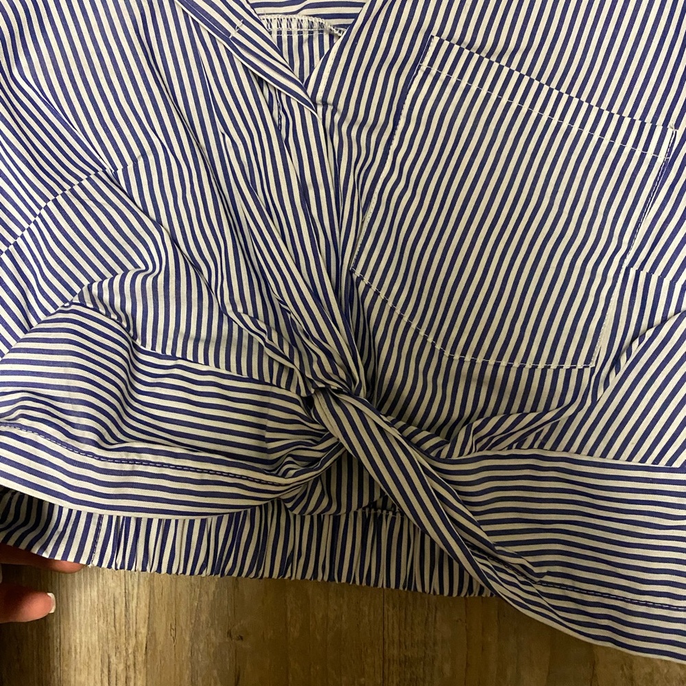 Forever 21 cropped long sleeve! - Picture 3 of 3